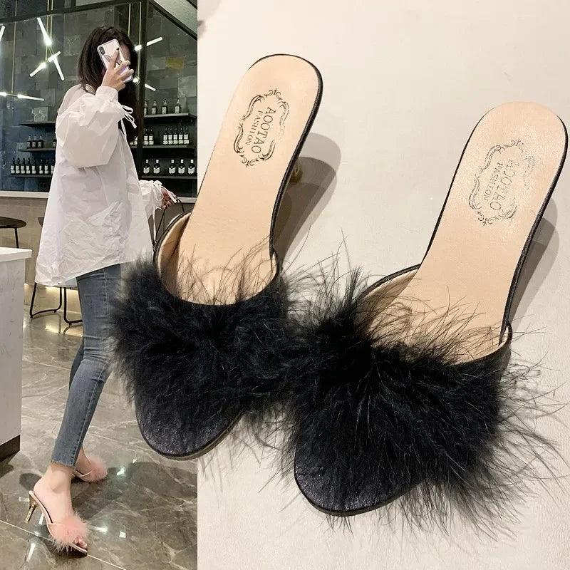 Mules à talons femme – sandales d’été chic avec plumes, bout carré, style élégant pour bureau & sorties, disponible jusqu’à la taille 43