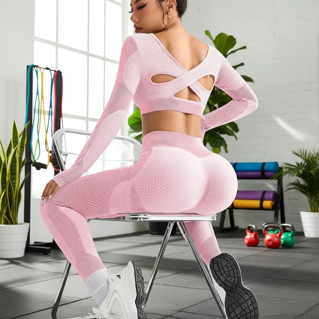 Ensemble de sport femme 2 pièces seamless respirant avec legging gainant et brassière ajustée pour yoga, fitness et course.
Dos