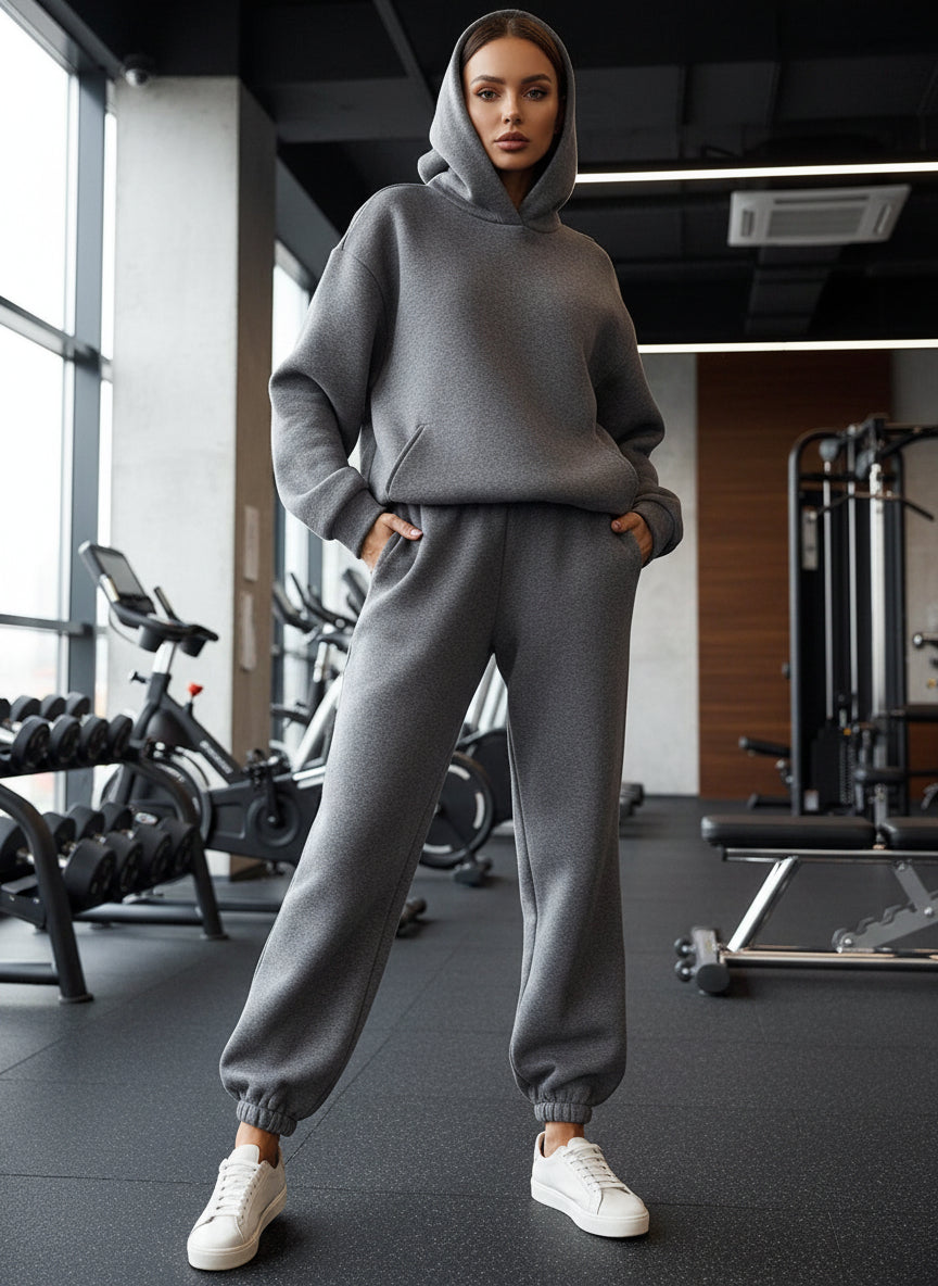 Ensemble de survêtement deux pièces pour femme, style sportif chic offrant un confort absolu au quotidien.gris1