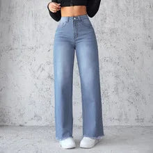 Jean droit femme denim foncé porté, coupe loose moderne avec taille haute boutonnée.bleu1