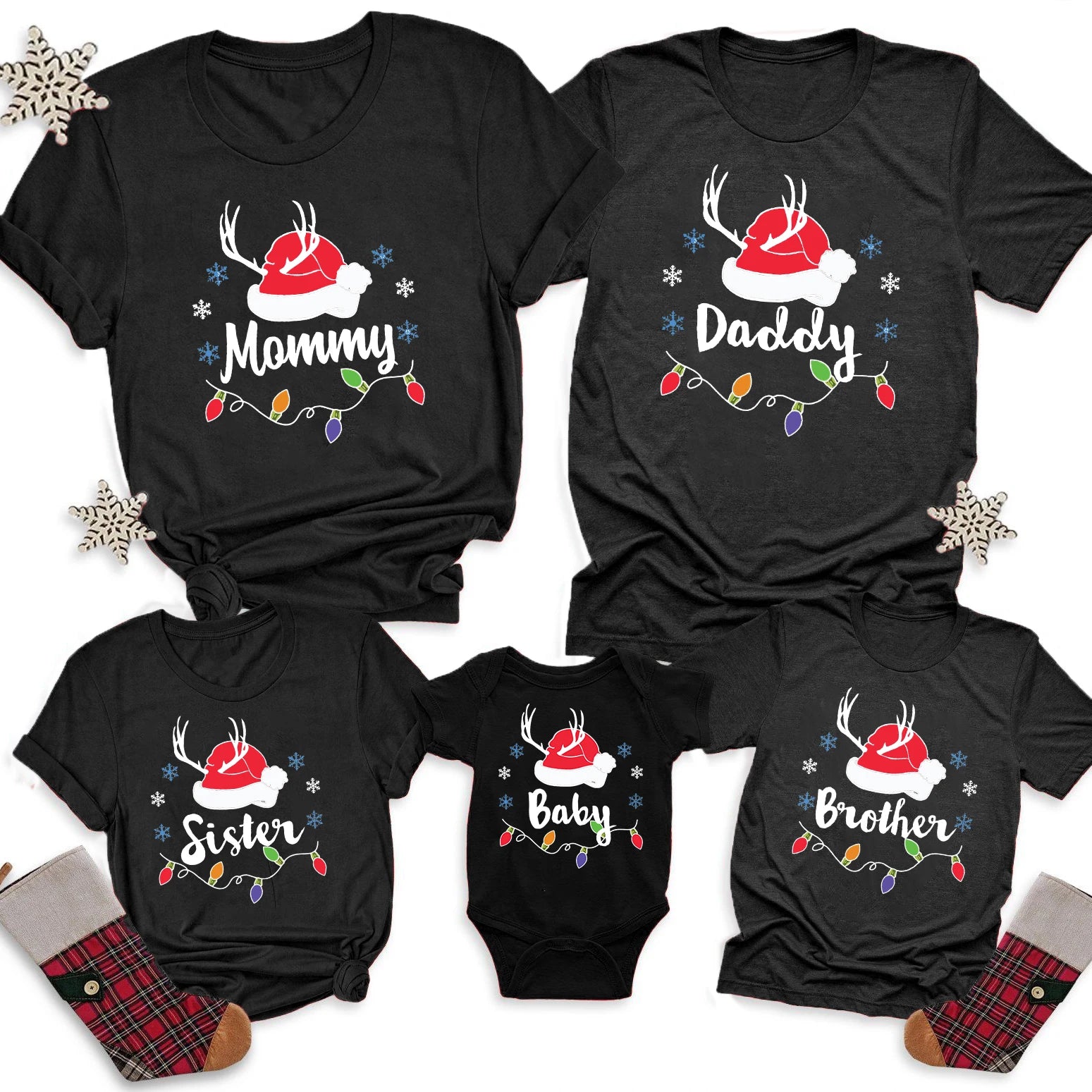 Tenues assorties de Noël pour famille, t-shirts festifs parents et enfants avec body bébé coordonné pour fêtes et photos de Noël.